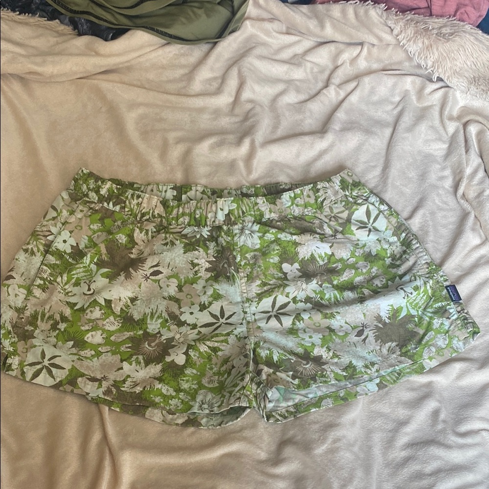 Green and White Cargo Shorts with Floral Pattern